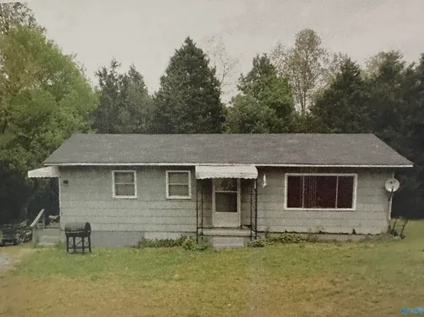 1109 Lebanon Rd SW, Fort Payne, AL 35967