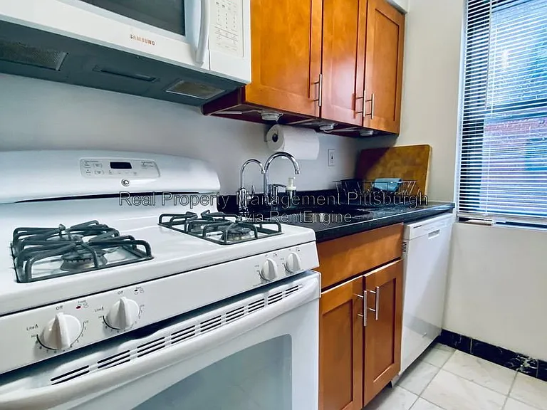765 College St #108 — Photo 4