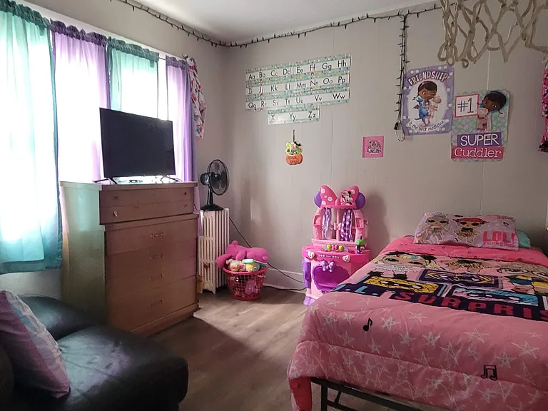 8 Warren St #3 — Photo 11