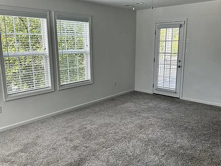 2714 Pleasant Ave — Photo 18