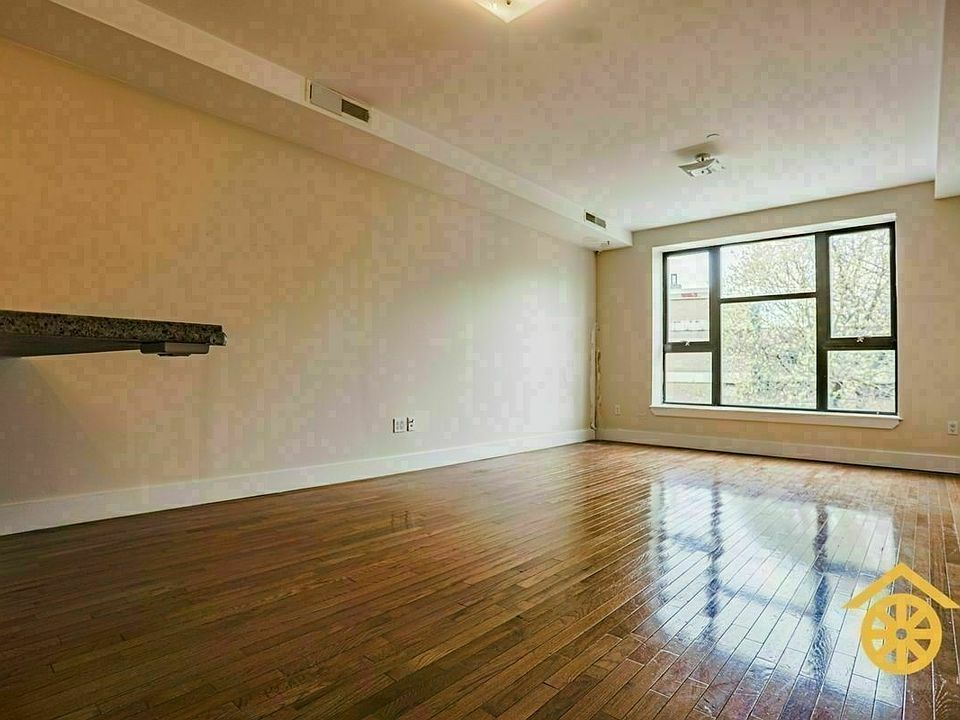 1st image of 176 Scholes St #3HH1