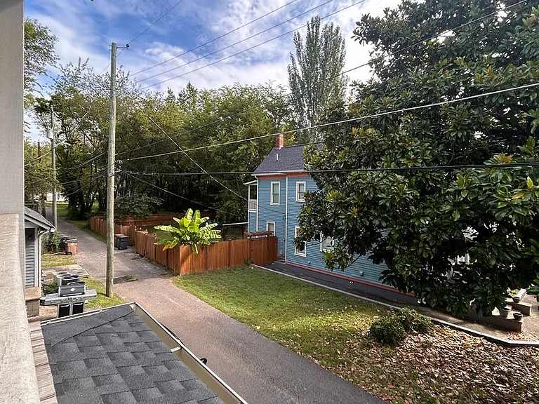 605 Gill Ave — Photo 16