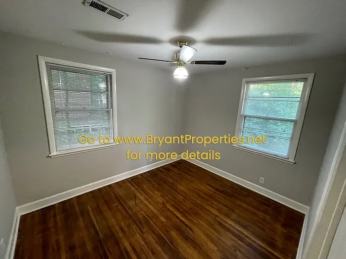 1915 Sweetbriar Ave #B — Photo 6