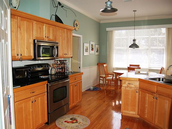 4th image of 2811 Bay Side Dr