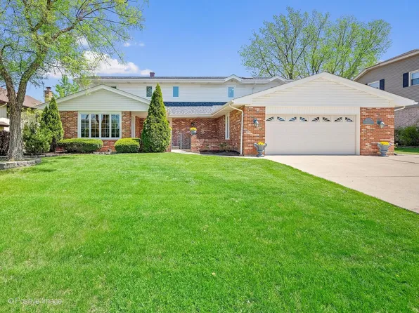 6457 Rodgers Dr, Willowbrook, IL 60527