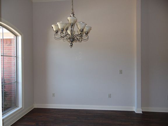 4th image of 312 Westwood Pl