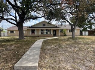 105 Ridgemont St, Del Rio, TX 78840