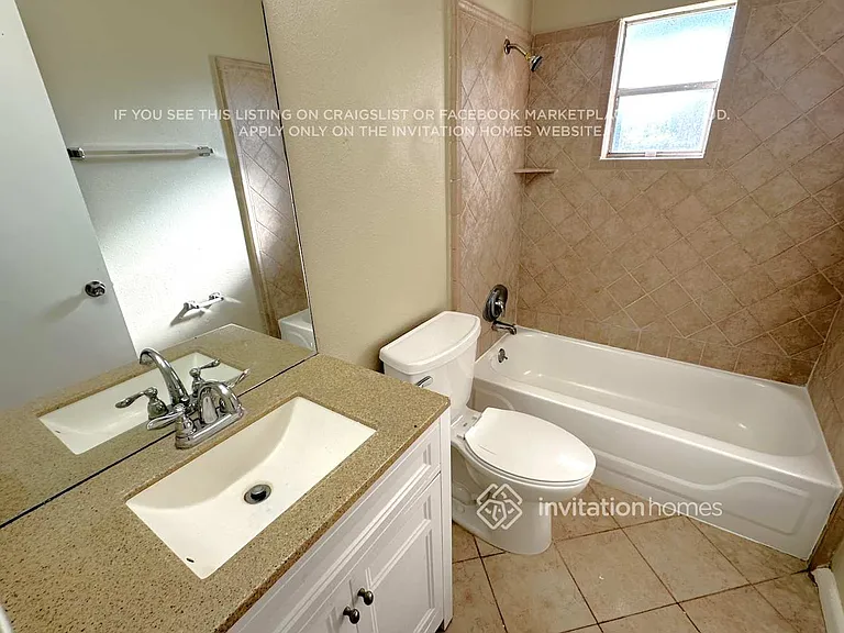 2454 Hope Ave — Photo 6