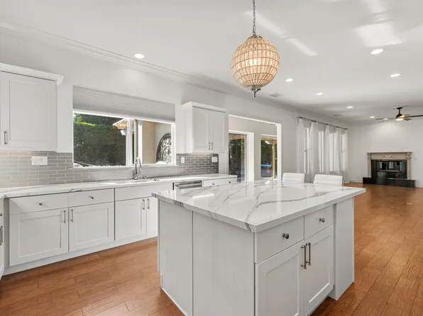 117 Cascada Ct, Palm Desert, CA 92211