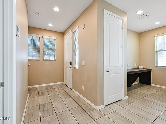 5th image of 2257 S Osborn Ln