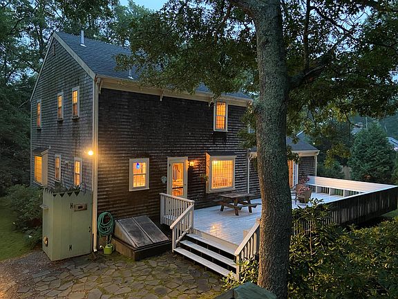 2nd image of 8 School House Vlg