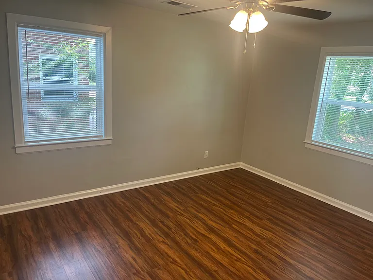 204 Maplewood Ave — Photo 6