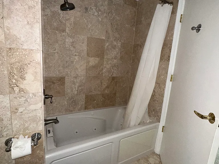 345 N La Salle Dr #2006 — Photo 17