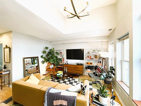 2nd image of 1451 W Huron St APT 3