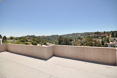 4th image of 300 Clifton Ave