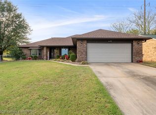2505 Pine Ln, Barling, AR 72923