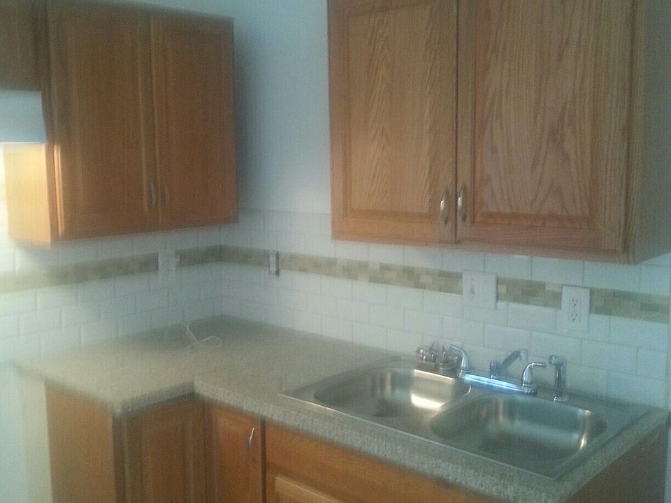 2nd image of 1632 Line St APT 2