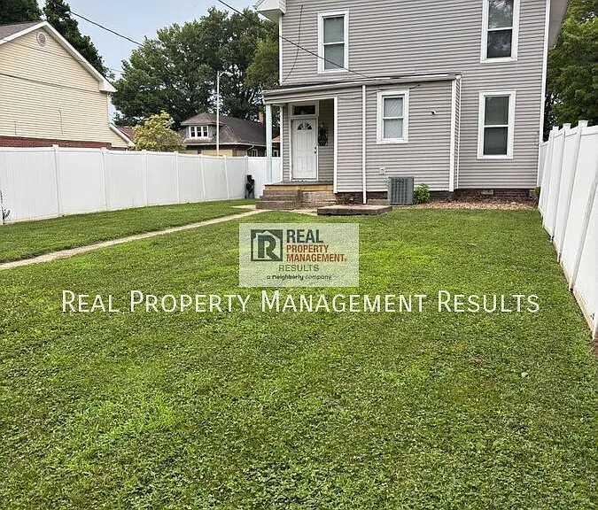 815 E Gum St — Photo 17