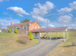 4964 Lizzie Gunn Rd, Pulaski, VA 24301