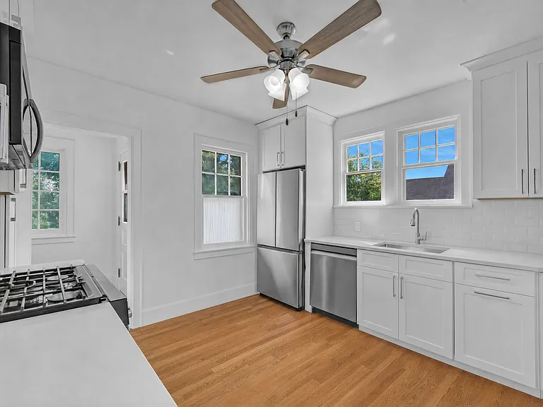 27 Summit St — Photo 15