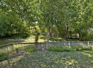 1835 Waterford Ridge Dr, Ballwin, MO 63021