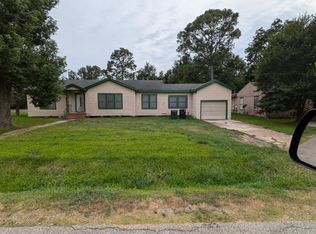 2705 1st Ave, Groves, TX 77619