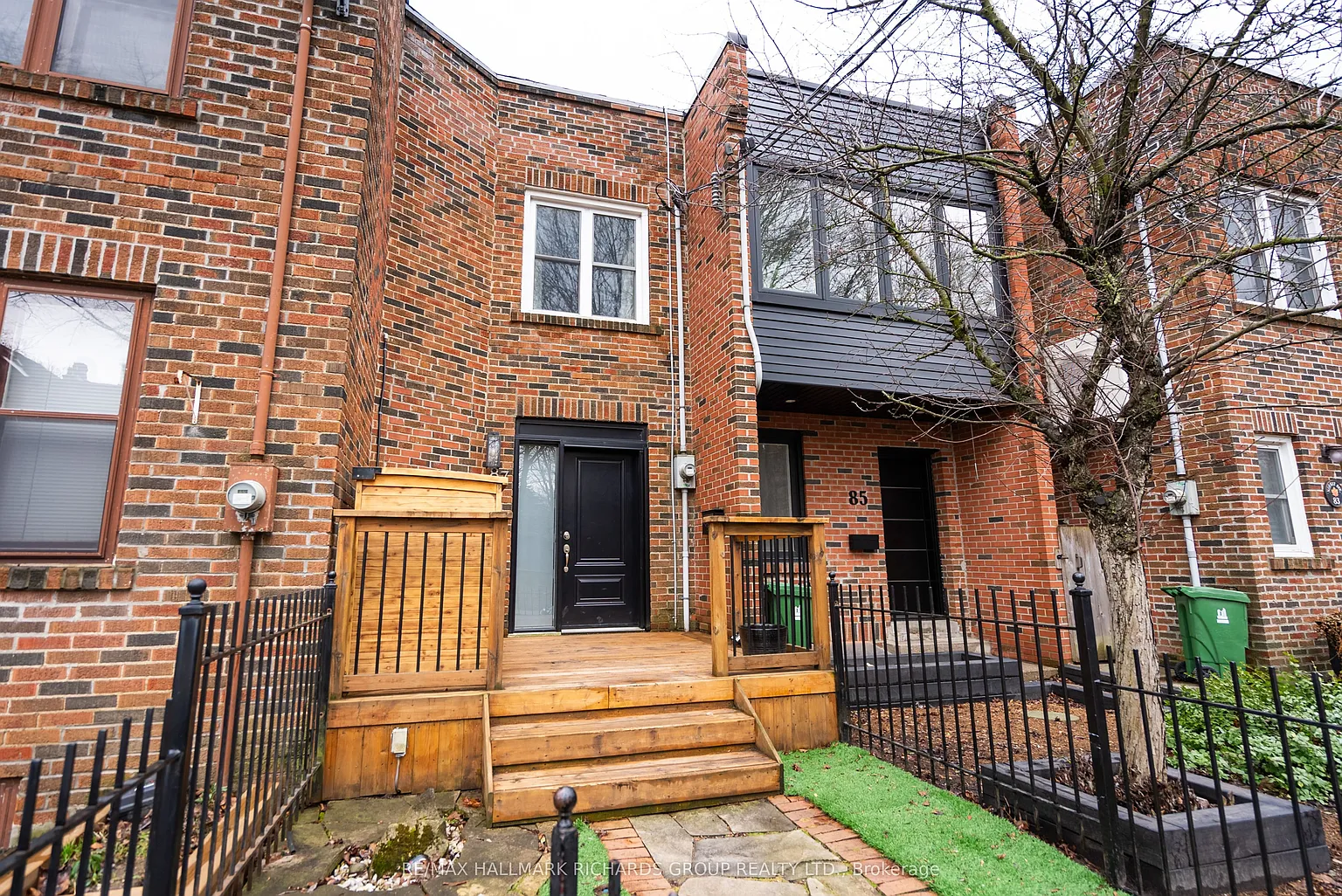 87 Norway Ave photo 1