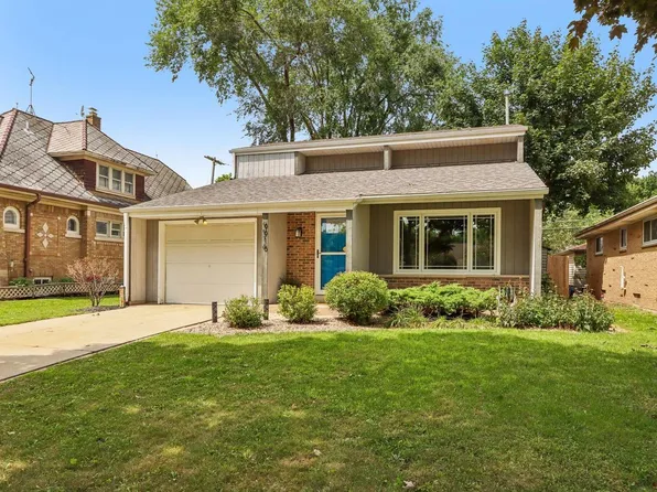 9916 W Grantosa DRIVE, Wauwatosa, WI 53222