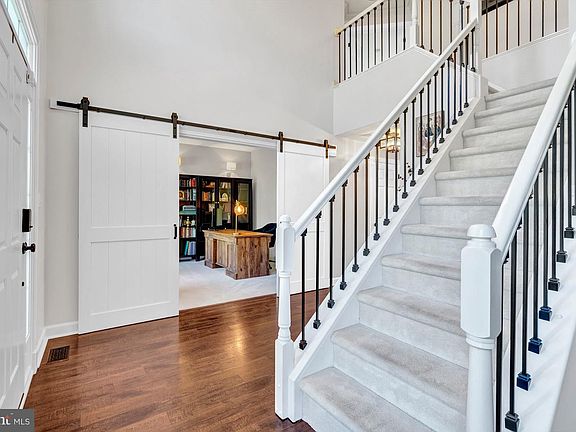 4th image of 26163 Glasgow Dr