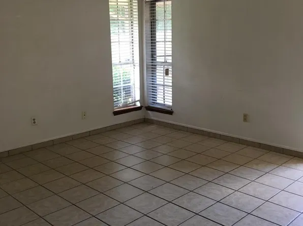 927 Jefferson St APT 1, Edmond, OK 73034