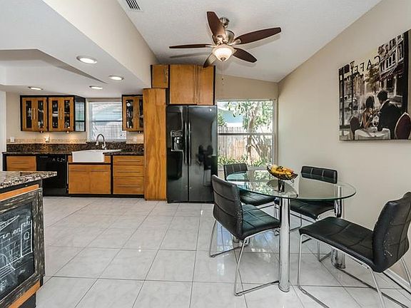 5th image of 462 Wexford Leas Blvd