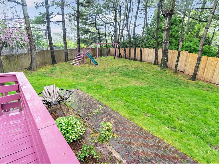 47 Carriage Rd — Photo 29
