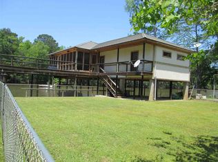 931 Pine Island Rd, Karnack, TX 75661