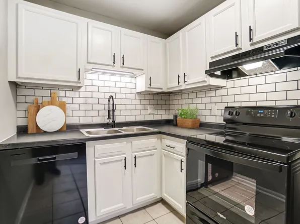 Coral Club Apartments