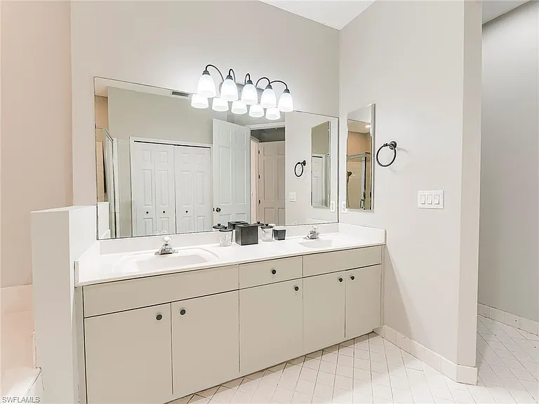 8529 Fairway Bend Dr — Photo 17