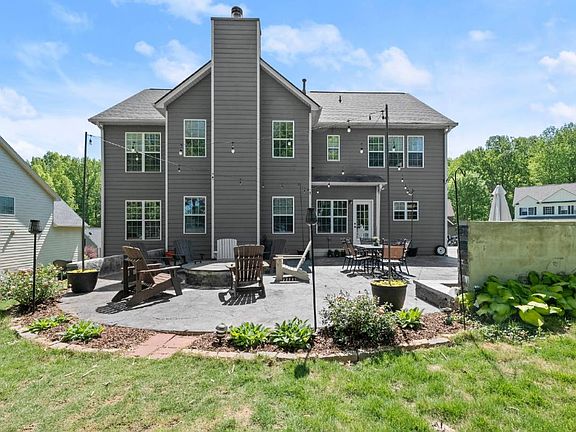 2nd image of 3947 Walnut Grove Way