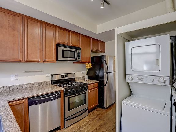 5th image of 4617 N Paulina St APT 1B