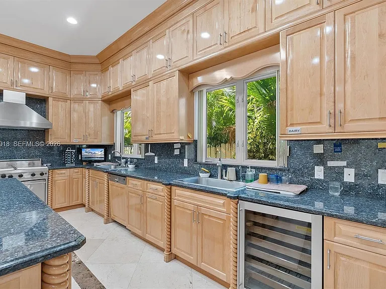 3765 Prairie Ave — Photo 31