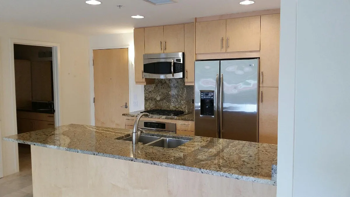 Building Photo - 7131 E Rancho Vista Dr #5002