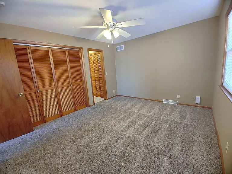 Mecherle Drive Apartments — Photo 5