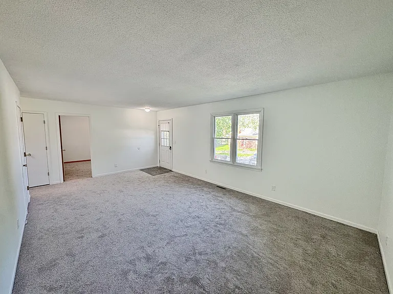 802 N College Ave — Photo 1