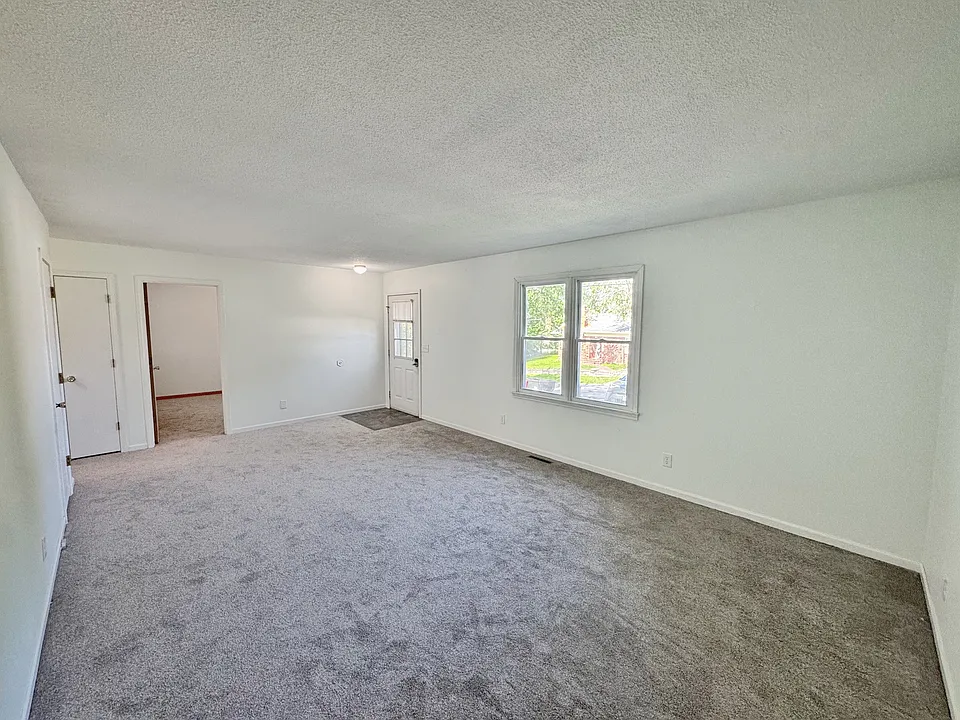 802 N College Ave