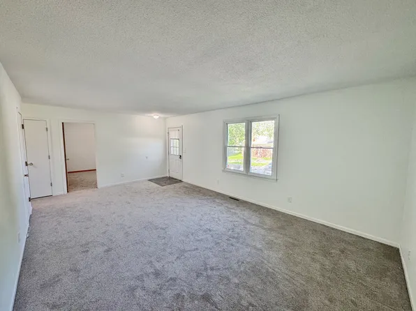 802 N College Ave, Warrensburg, MO 64093