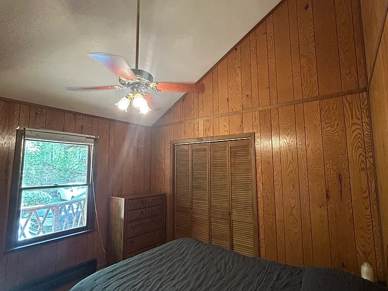 240 Rose Ln — Photo 33