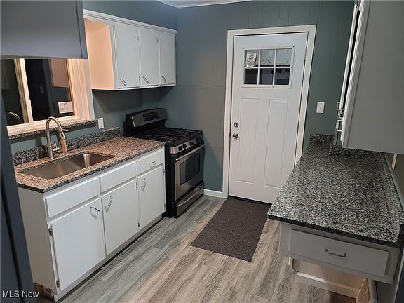 4th image of 1037 Liberty Ave