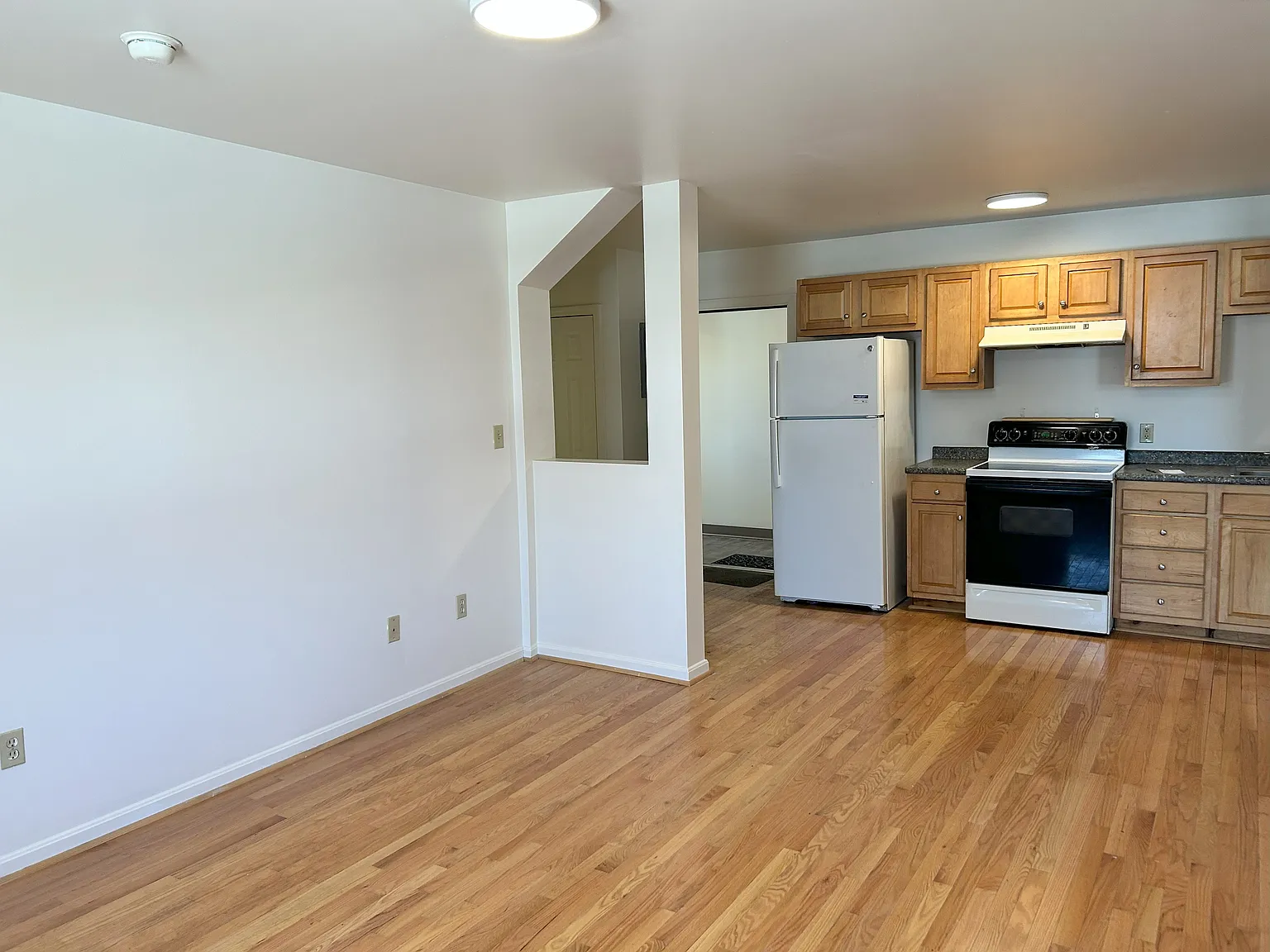 2 bed, 620 sqft, $2,000 — Photo 2