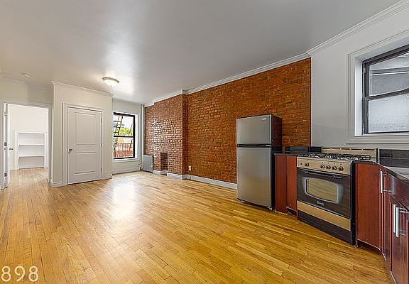 3rd image of 262 Saint James Pl APT 4C