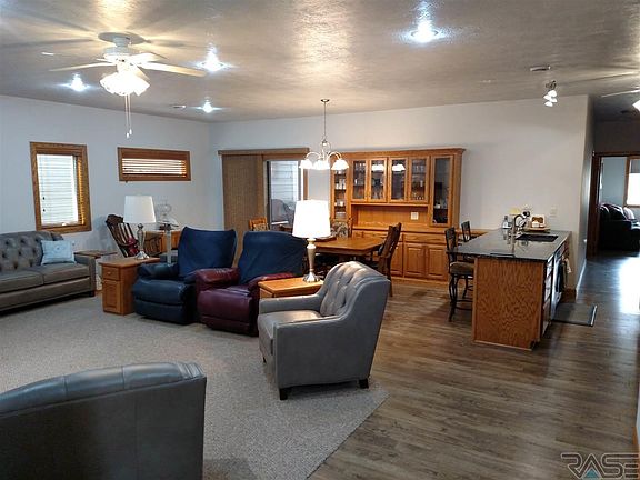 3rd image of 736 E El Dorado Dr