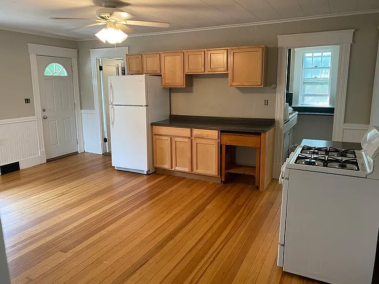 Kitchen / Dining