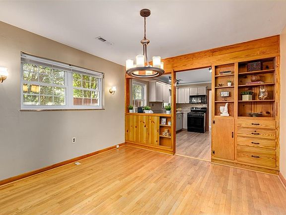 5th image of 1404 Bluebird Dr